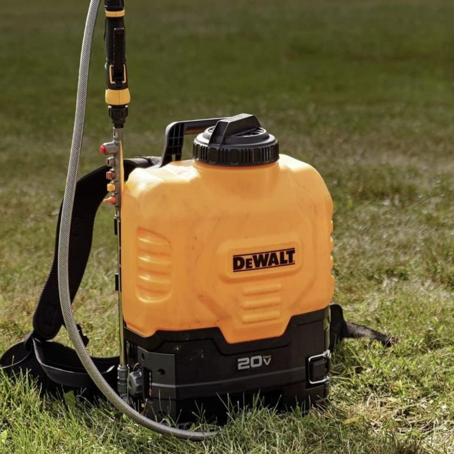 DEWALT 4 Gal. Battery Operated Backpack Sprayer
